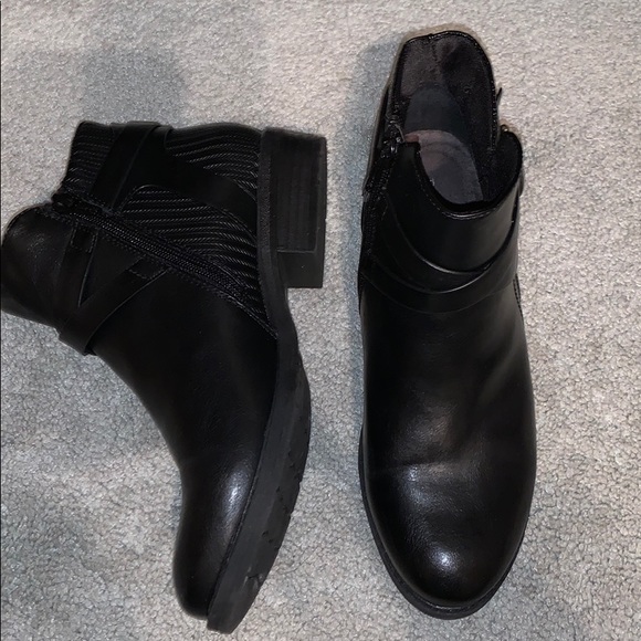 Black booties - Picture 1 of 4